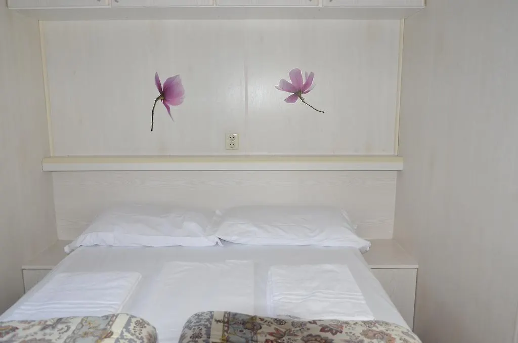 Camping Adamello Villa Edolo 0*,  Italy